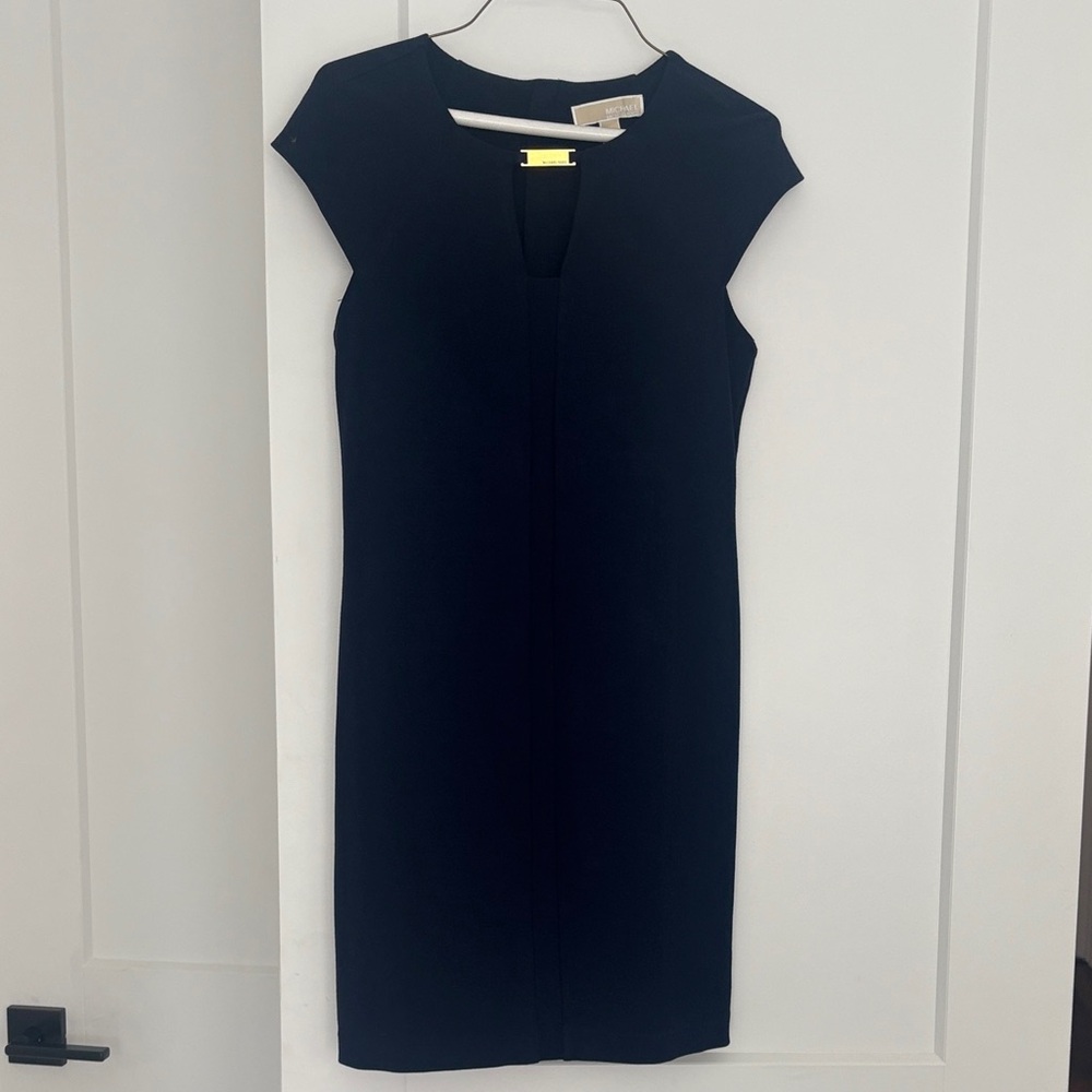 Elegant Navy Cap Sleeve Dress